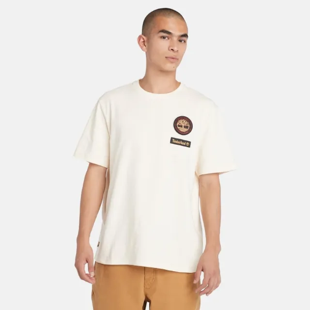 【Timberland】中性煙白色新年特別款徽章短袖T恤(A5TDBV04)