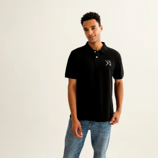 【Arnold Palmer 雨傘】男裝-左胸線條品牌LOGO刺繡POLO衫(黑色)