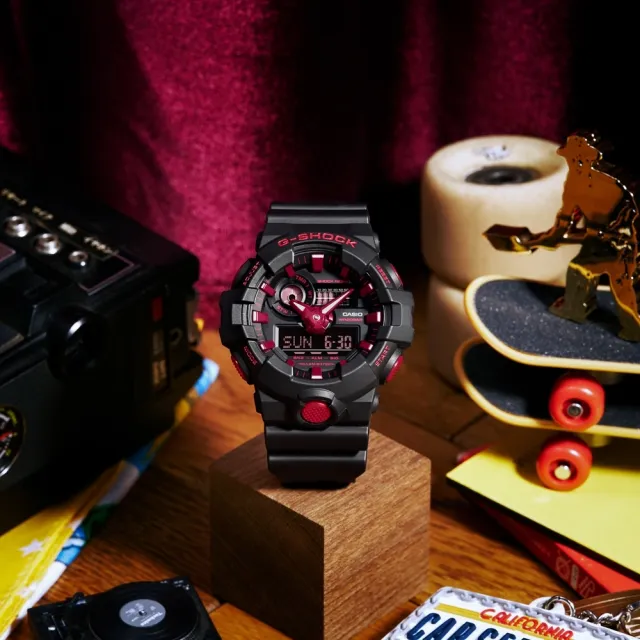 【CASIO 卡西歐】G-SHOCK 經典雙色 酷黑焰紅 大錶徑 雙顯系列_53.4mm(GA-700BNR-1A)