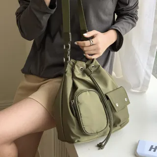 【LEESA】雙11 尼龍抽繩包\水桶包\大容量包包\尼龍斜背包\工裝包\黑色包包\奶茶色包包\日系包包