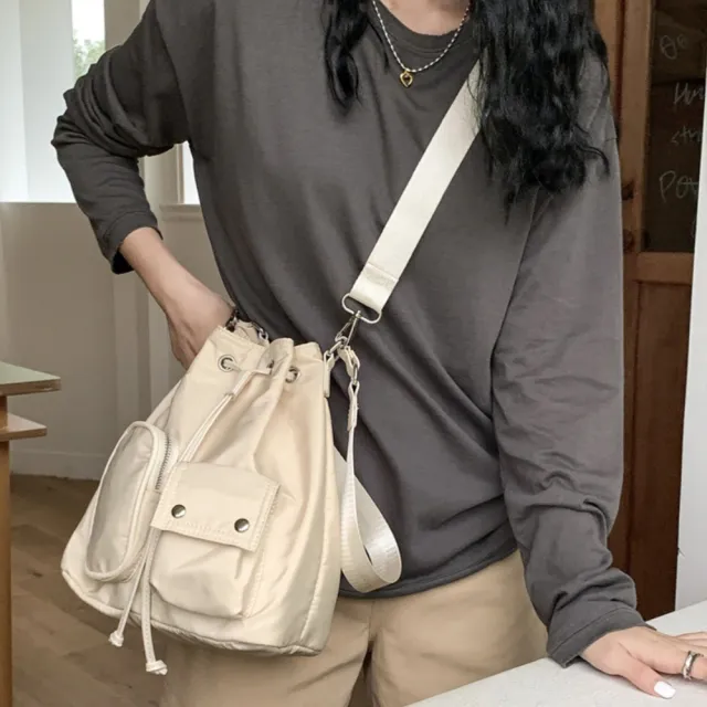 【LEESA】雙11 尼龍抽繩包\水桶包\大容量包包\尼龍斜背包\工裝包\黑色包包\奶茶色包包\日系包包