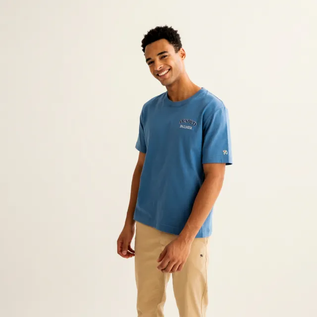 【Arnold Palmer 雨傘】男裝-質感品牌文字刺繡T恤(藍色)