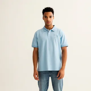 【Arnold Palmer 雨傘】男裝-左胸線條品牌LOGO刺繡POLO衫(天空藍)
