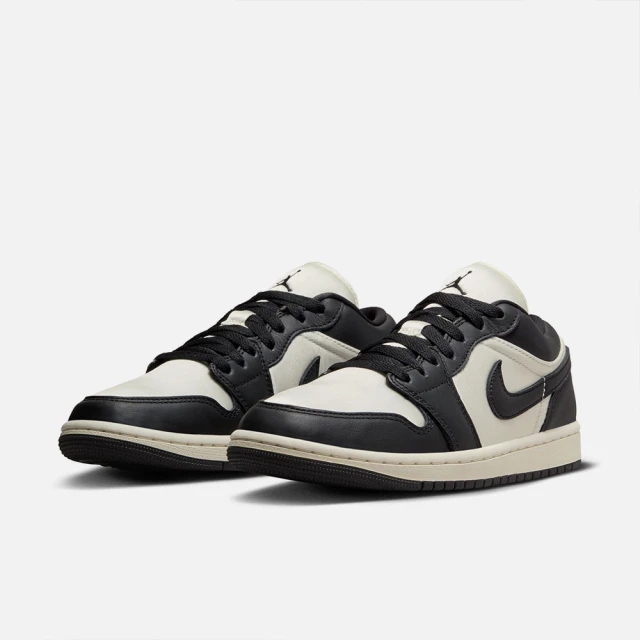 NIKE 耐吉NIKE 耐吉 休閒鞋 復古籃球鞋_喬丹_女_白色 熊貓 皮革拼接_AJ1 LOW SE(FB9893101)