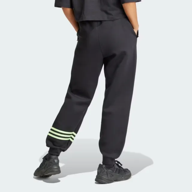 【adidas 愛迪達】NEUCL Swtpant 女 長褲 休閒 三葉草 太空棉 舒適 穿搭 雙側口袋 黑綠(IU2501)