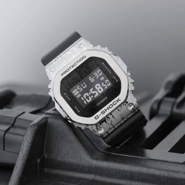 CASIO 卡西歐 G-SHOCK 頹廢風 油漬搖滾金屬數位休閒錶43.2 mm(GM-5600GC-1)