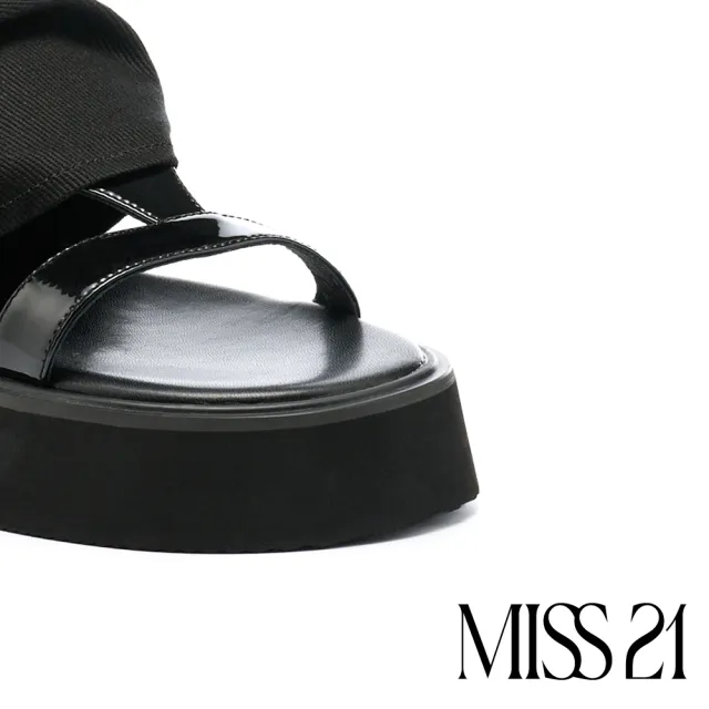 【MISS 21】帥氣性格異材質拼接側拉鍊寬筒帆布襪套厚底羅馬涼鞋(黑)