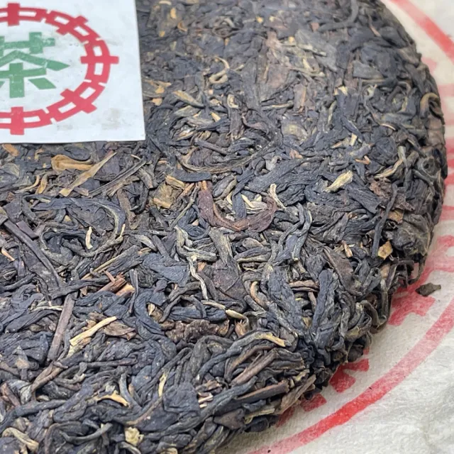 盛嘉源】訂製茶中茶牌圓茶大紅印2003年(普洱茶生茶357g) - momo購物網