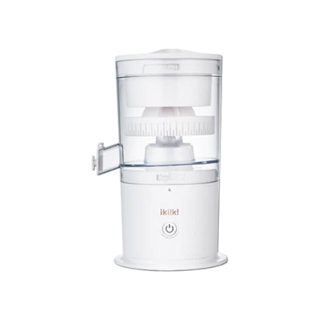 Ikiiki伊崎 IK-JB6001 是高效家用果汁機主體，專為日常料理設計，強勁馬達輕鬆打碎蔬果，製作新鮮果汁與奶昔。耐用材質經久不衰，1年保固安心使用。適合廚房必備，操作簡單清潔方便，提升您的健康生活品質。