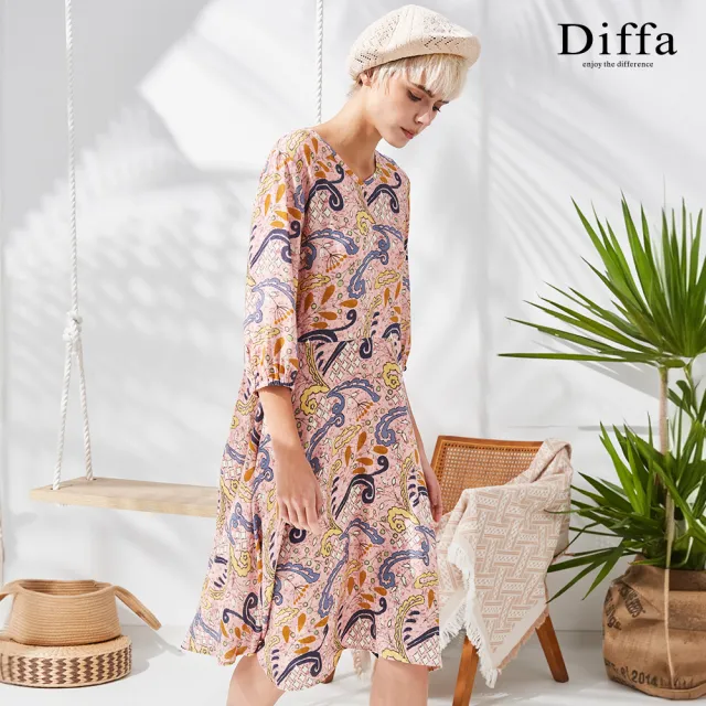 【Diffa】氣質粉花七分袖連身洋裝-女