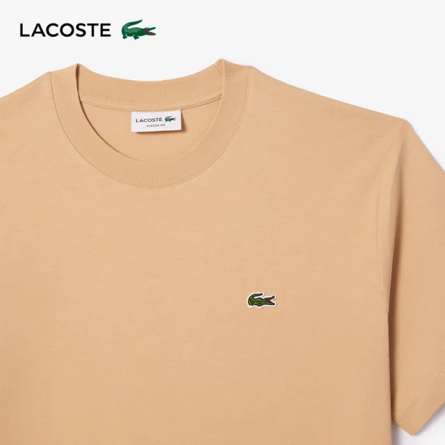 【LACOSTE】男裝-經典版型logo棉質短袖T恤(卡其色)