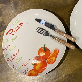 【YU Living 信歐傢居】義式番茄款PIZZA盤 12吋盤 餐盤 盤子(12吋盤/白色/番茄款)