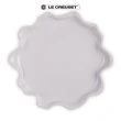 【Le Creuset】瓷器荷葉波紋造型盤 36cm(柔粉紫/雪花白  二色選一-無盒)