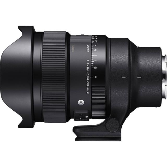 SIGMA 適馬 15mm F1.4 DG DN DIAGONAL FISHEYE ART 鏡頭，專為 Sony E-Mount 無反相機設計，提供 180° 超廣角魚眼視角與 F1.4 大光圈，完美捕捉創意全景影像。採用 21 群 15 片高品質鏡片組、11 片光圈葉片，具備內部對焦系統與恆定光圈，放大倍率 1:16。尺寸 φ104.0mm x 159.9mm，重 1360g，後置濾鏡支架設計。公司貨保固 36 個月以上，BSMI 無，適合專業攝影師探索魚眼與超廣角創作。