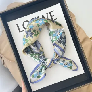 【JC Collection】☆台灣現貨☆蠶絲柔軟舒適碎花印花小領巾絲巾｜四季百搭