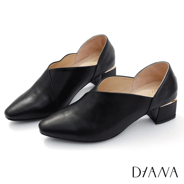 DIANA 4.5cm質感羊皮經典復刻俐落剪裁時尚簡約方尖頭低跟鞋(黑耀石)