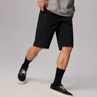 【Dickies】男款黑色斜紋滿版質感印花短褲｜DK011585BLK