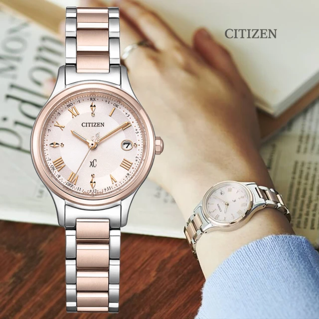 【CITIZEN 星辰】xC 光動能 輕量鈦金屬 電波對時淑女腕錶-雙色 粉紅金27mm(ES9496-64W 防水50米)