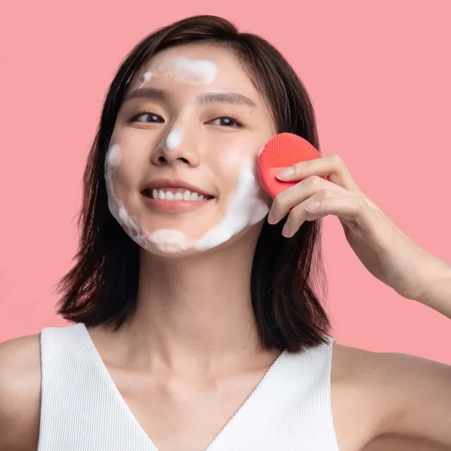 【Foreo】LUNA 4 mini 雙面迷你淨透潔面儀(洗臉機 美國原廠公司貨 兩年保固)