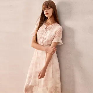 【ILEY 伊蕾】渲染印花雪紡洋裝(淺粉色；M-XL；1242027451)