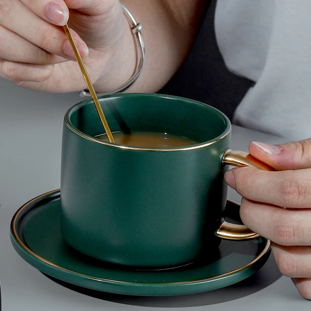 T2 Tea 復古氛圍骨瓷馬克杯含濾茶器(金色 Vintag