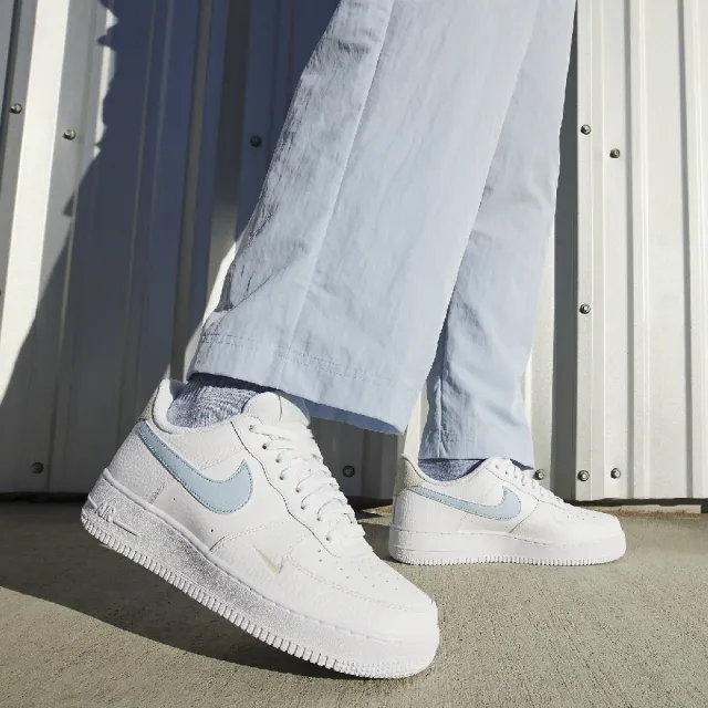 【NIKE 耐吉】休閒鞋 Wmns Air Force 1 07 女鞋 白 寶寶藍 AF1 雙勾(HF0022-100)