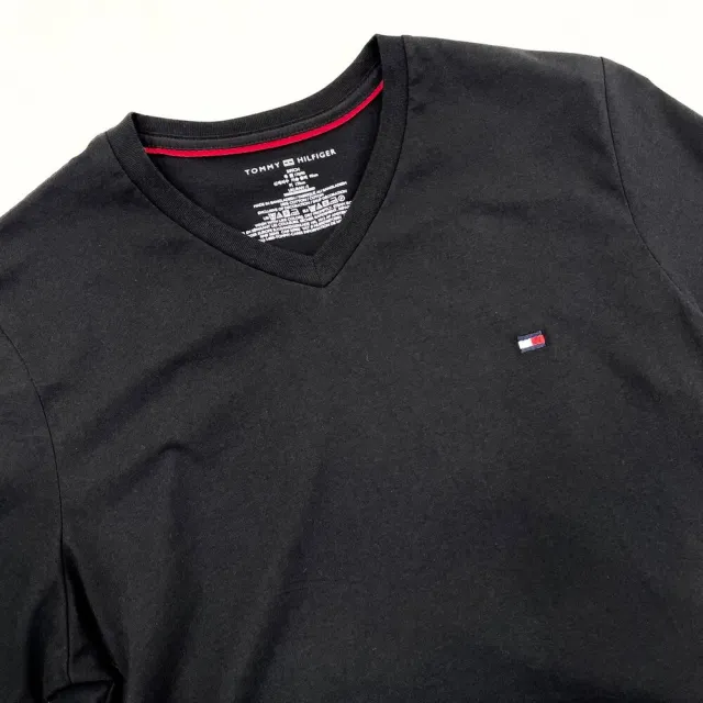 【Tommy Hilfiger】Tommy Hilfiger V領 短T 現貨 短袖 T恤 男生上衣 素t  湯米 短T  基本款(短袖 T恤9032)