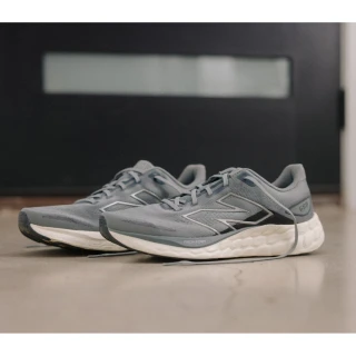 【NEW BALANCE】NB 慢跑鞋/運動鞋_男性_深灰色_M680LG8-2E