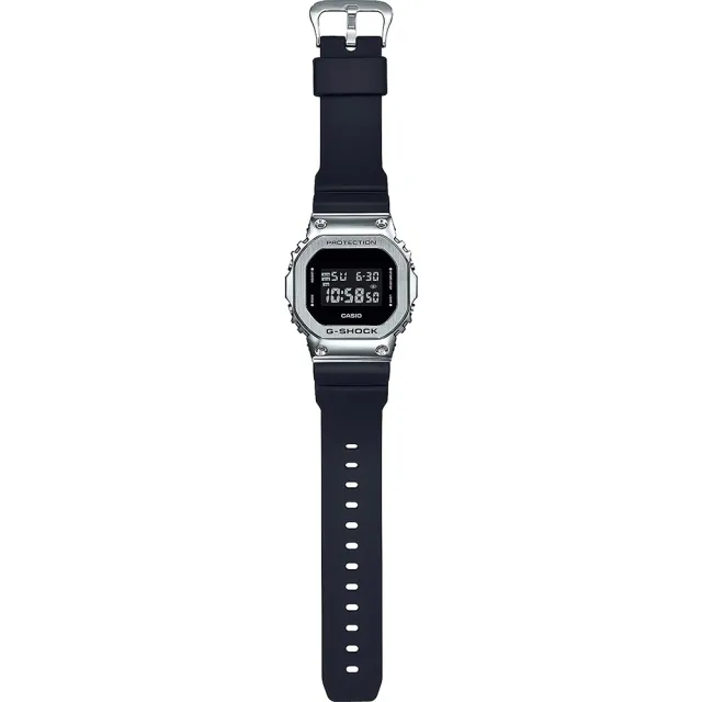【CASIO 卡西歐】G-SHOCK 超人氣軍事風格手錶-銀x黑(GM-5600-1)