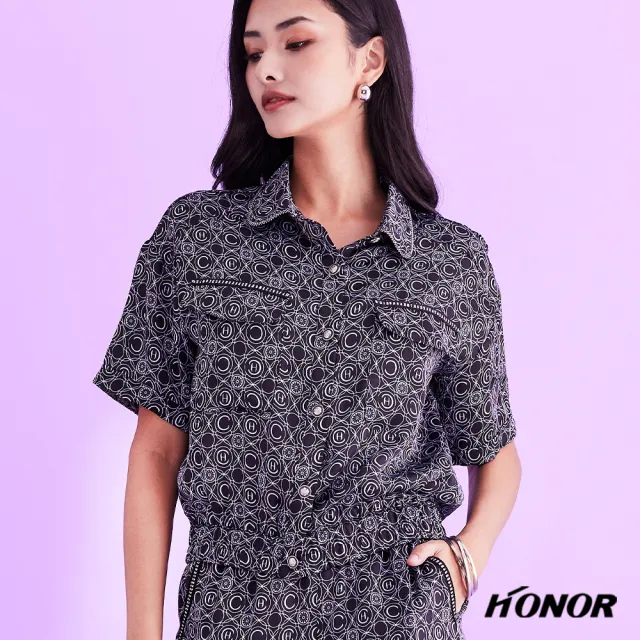 【HONOR 山形屋】出清品 線條圖騰娃娃領排釦落肩短版外套(限定出清)