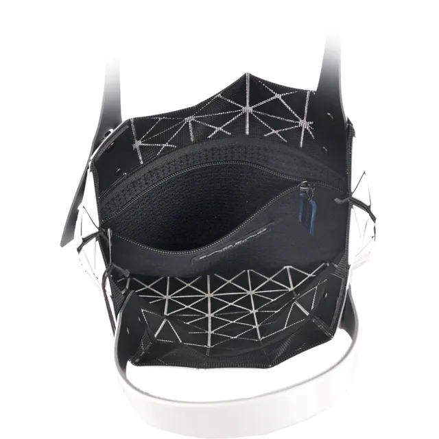 【ISSEY MIYAKE 三宅一生】BAO BAO PRISM 7X7 亮面手提包(白色)