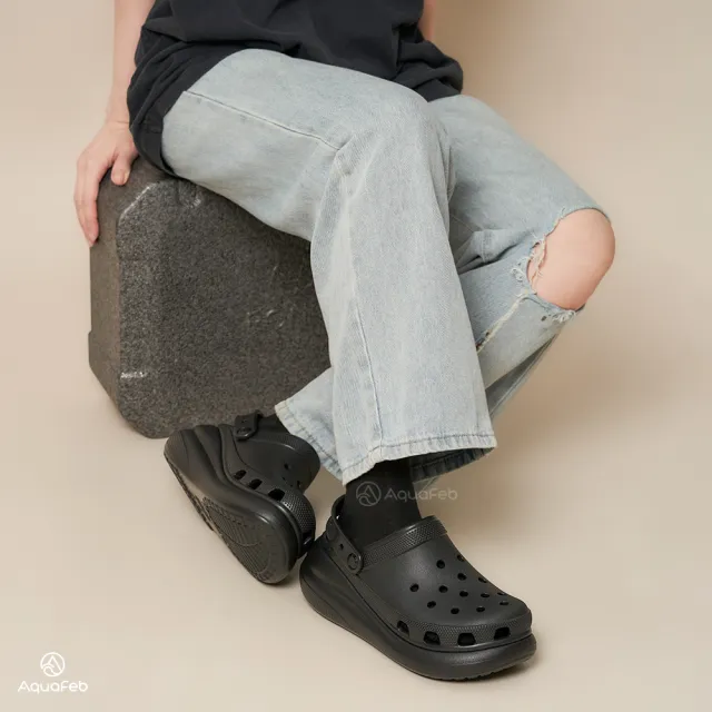 【Crocs】Classic Crush Clog 男女鞋 全黑色 泡芙 厚底 休閒 洞洞鞋 涼拖鞋 207521001