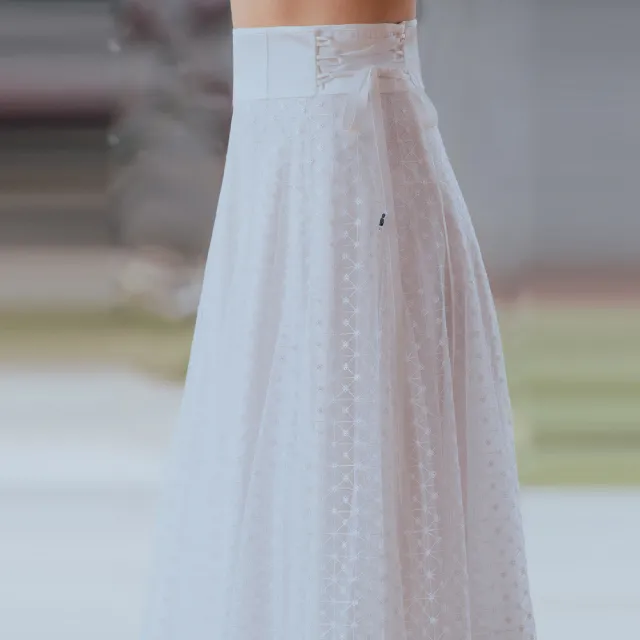 【OMUSES】格紋蕾絲刺繡白色長裙13-1017(S-XL)