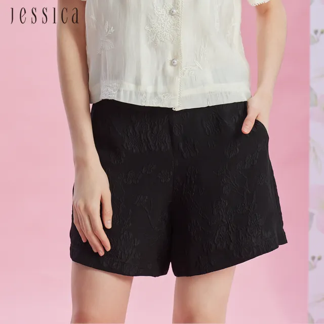 【JESSICA】百搭蠶絲立體花卉紋理短褲J43201（黑）