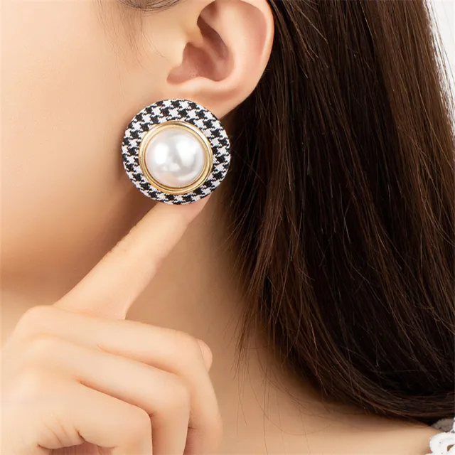 【INES】韓國設計S925銀針方圓臉顯瘦必備黑白格氣質珍珠耳環(S925銀針耳環 黑白格耳環 珍珠耳環)