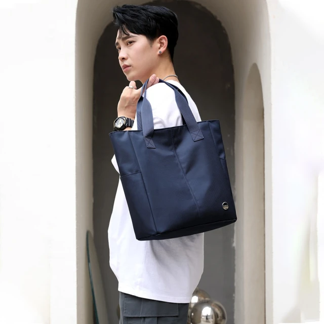 尼龍包男