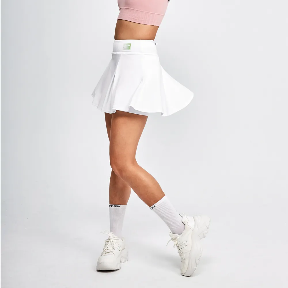 【Mollifix 瑪莉菲絲】輕盈雙層運動短裙、瑜珈服、瑜珈裙、運動短裙、短裙(白)