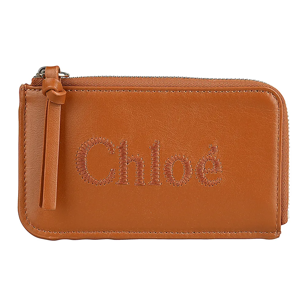 【Chloe’ 蔻依】Chloe’ Sense刺繡LOGO小牛皮拼小羊皮4卡拉鍊卡夾零錢包(焦糖棕)