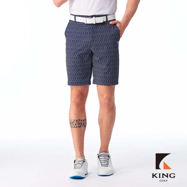 【KING GOLF】實體同步款-男款素色滿版線條印花修身彈性休閒短褲/高爾夫球短褲(丈青)
