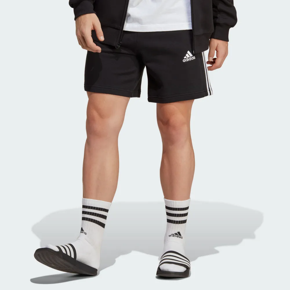 【adidas 官方旗艦】ESSENTIALS 運動短褲 男 IC9435