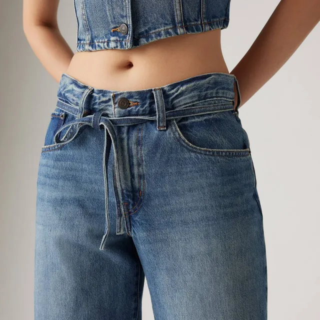 【LEVIS 官方旗艦】女款 低腰寬鬆直筒丹寧牛仔褲 / 附腰繩 人氣新品 A8701-0005