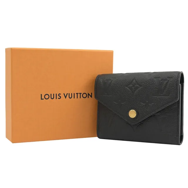 【Louis Vuitton 路易威登】LV M64060 VICTORINE 經典花紋小牛皮壓紋扣式零錢短夾(現貨)