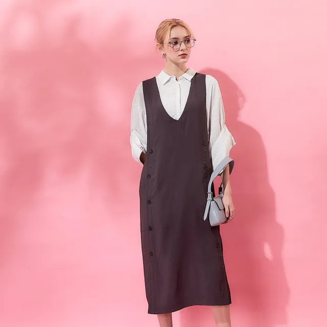 【ICHE 衣哲】Cop.Copine 無印簡約雙排扣設計大V造型長洋-兩色(灰)