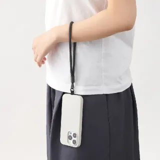 【MUJI 無印良品】聚酯纖維手機掛繩腕帶式/深灰 繩子直徑7.5mm×長340mm、掛片:61.5×53mm