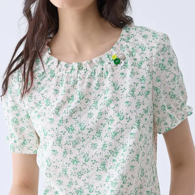 【ILEY 伊蕾】清新孔洞刺繡碎花上衣(白色；M-XL；1242441401)