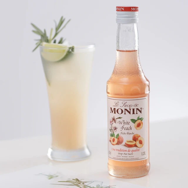 【初夏清甜感】MONIN 白桃風味糖漿：手搖飲與法式調酒的靈魂，把頂級果香帶入您的吧檯