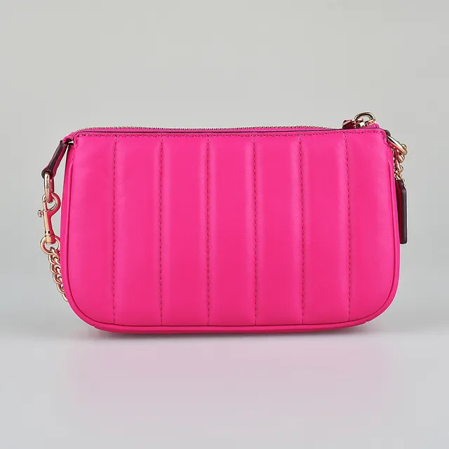 【COACH】COACH NOLITA 19經典LOGO拉鍊絎縫小牛皮肩背腋下晚宴包(桃紅)