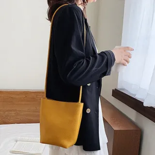【LEEHER】女包/包包/軟皮包包/水桶包韓國/肩背包女/黑色包包/單肩包女/側背包女/防水包  