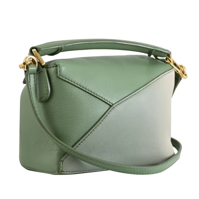 【LOEWE 羅威】Puzzle 經典撞色經典幾何拼接小牛皮手提兩用包(淺灰綠 小)entrupy安心購