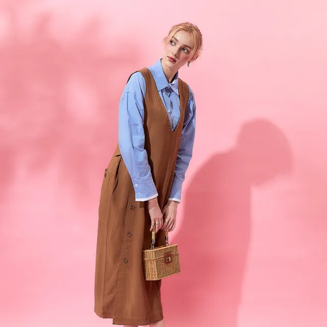 【ICHE 衣哲】Cop.Copine 無印簡約雙排扣設計大V造型長洋-兩色(褐)